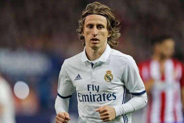 带领皇马五夺欧冠，被誉为典礼中场的三人，后来